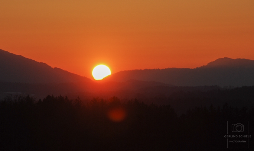 Sonnenuntergang im Sptwinter Copyright Gerlind Schiele Photography +49 (0) 170 - 908 85 85